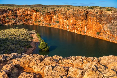 The cliffs and creek bend at Yardie Creek