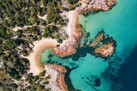 Honeymoon Bay in Freycinet National Park